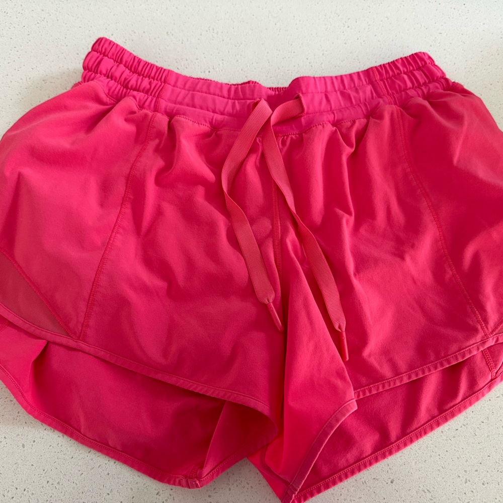 Lululemon Hotty hot low rise Sz 8 long